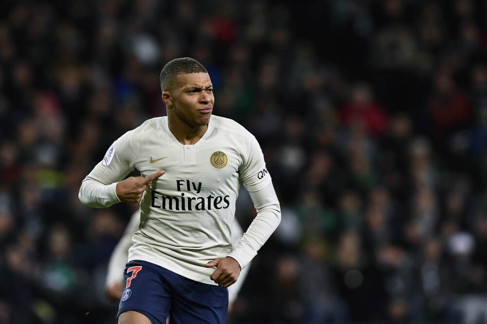 “扫地茅”石头科技冲刺A+H股上市：重金营销、利润下滑、股东减持